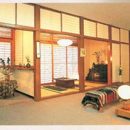Izumiya Ryokan Uonuma Εξωτερικό φωτογραφία