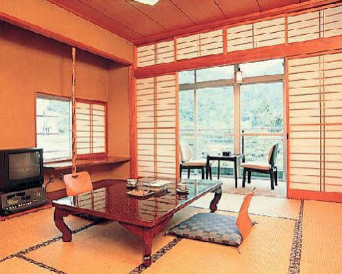 Izumiya Ryokan Uonuma Εξωτερικό φωτογραφία
